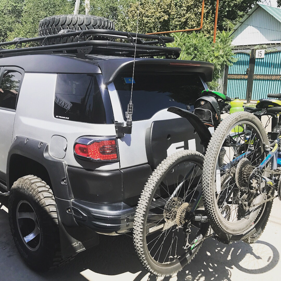 Велокрепление Thule на фаркоп — Toyota 4Runner V, 4 л, 2012 года ...