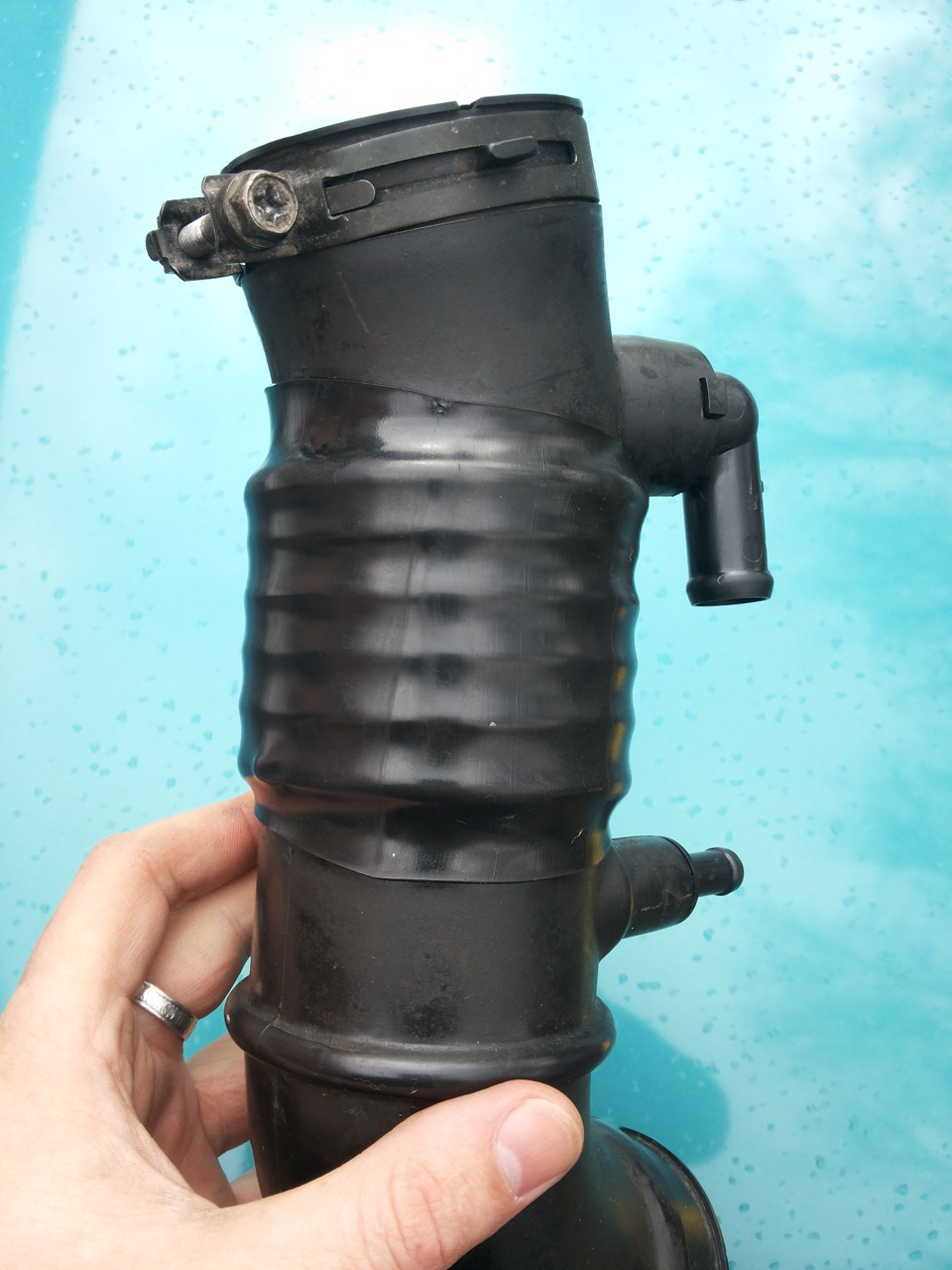 Гофра воздушного фильтра на паджеро спорт 1. Гофра воздушного фильтра мазда мпв 2. Воздушный патрубок adr. Ремонт патрубка. Гофра на воздушный фильтр дз-98.