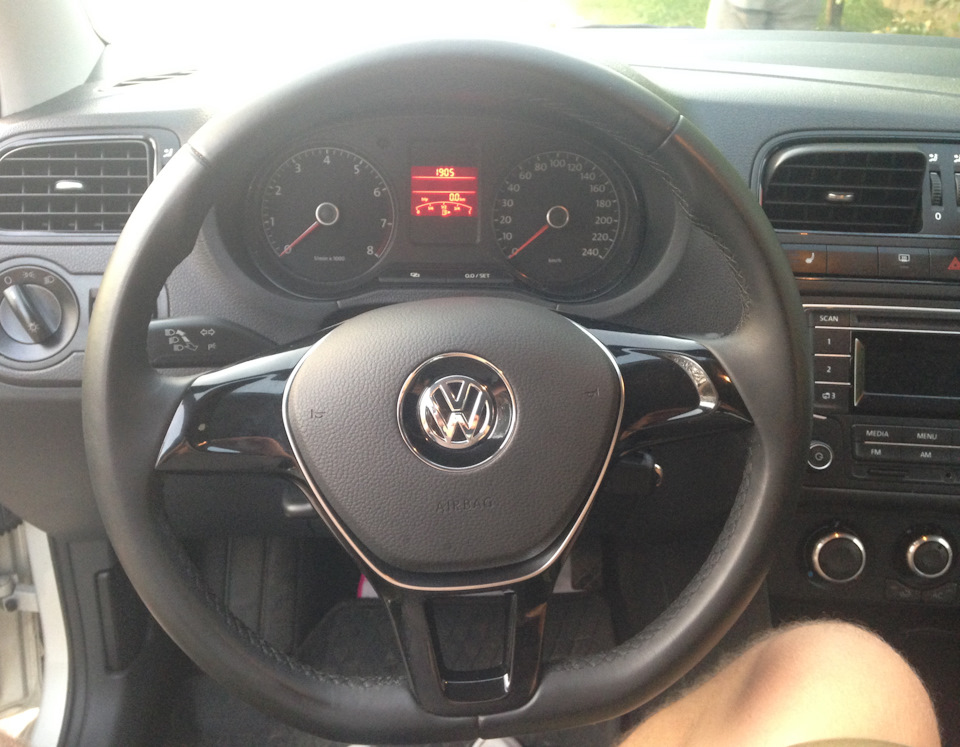 Установил руль с рестайла — Volkswagen Polo Sedan, 1,6 л, 2014 года ...