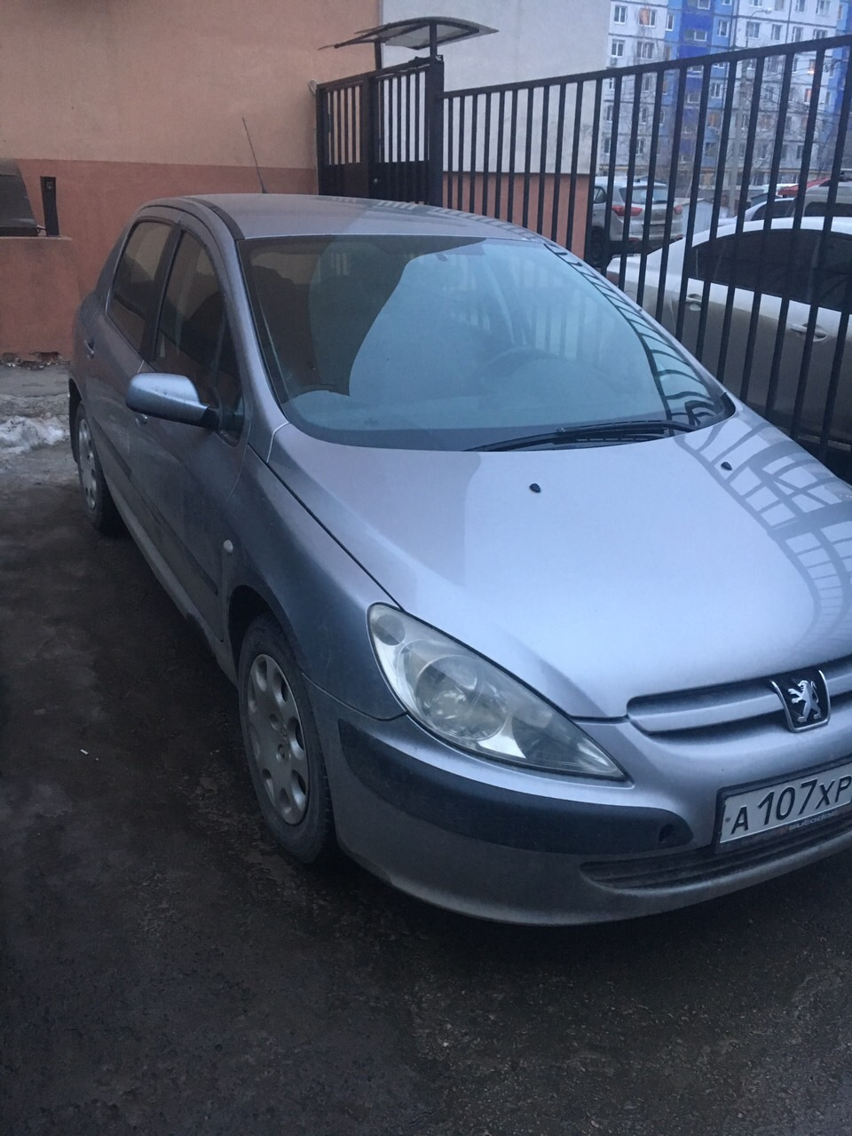 Покрыл фары лаком из баллончика. — Peugeot 307, 1,6 л, 2005 года |  аксессуары | DRIVE2