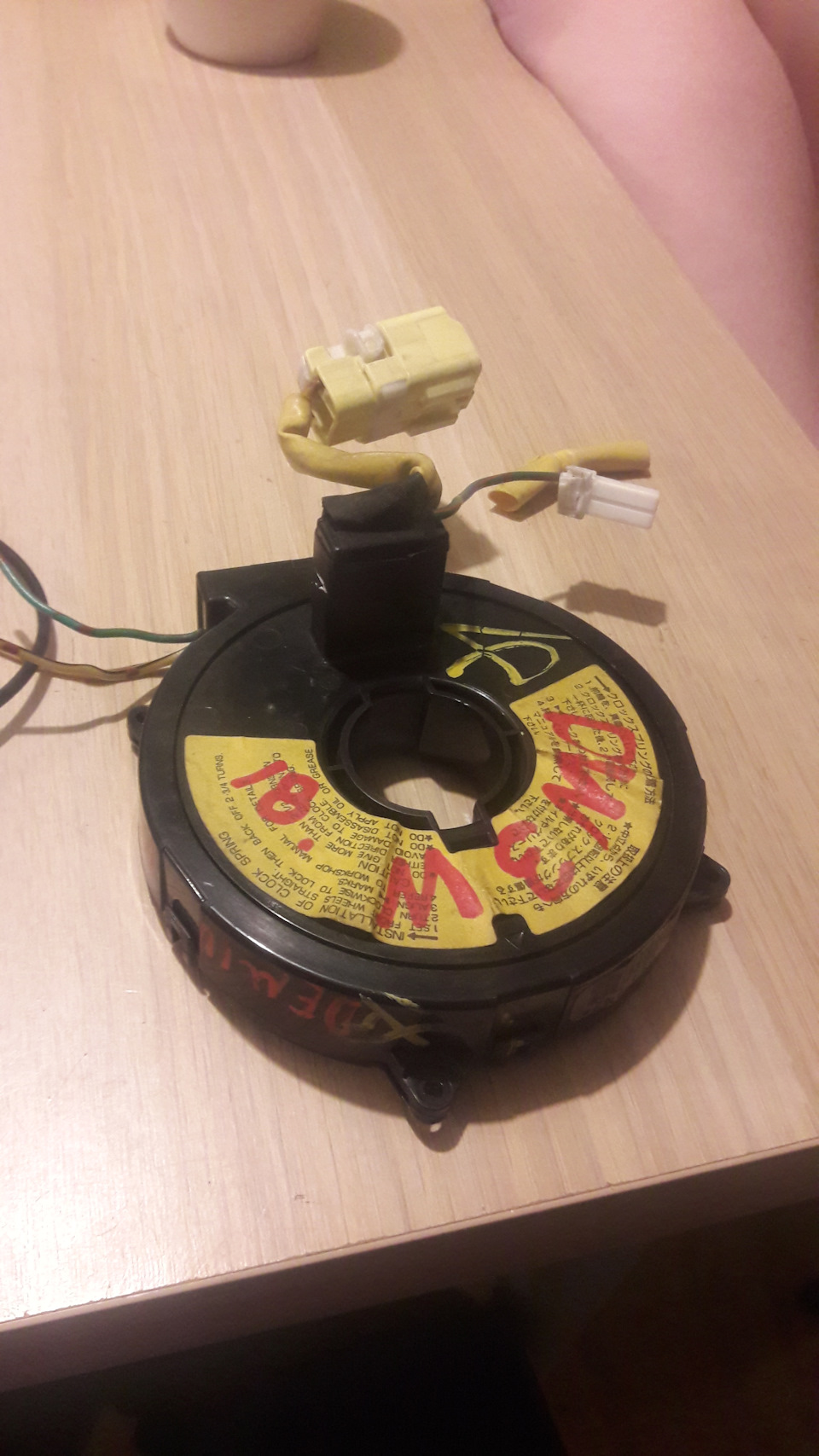 пропал сигнал и заморгала лампа airbag — Mazda Demio (1G), 1,3 л, 1998 ...