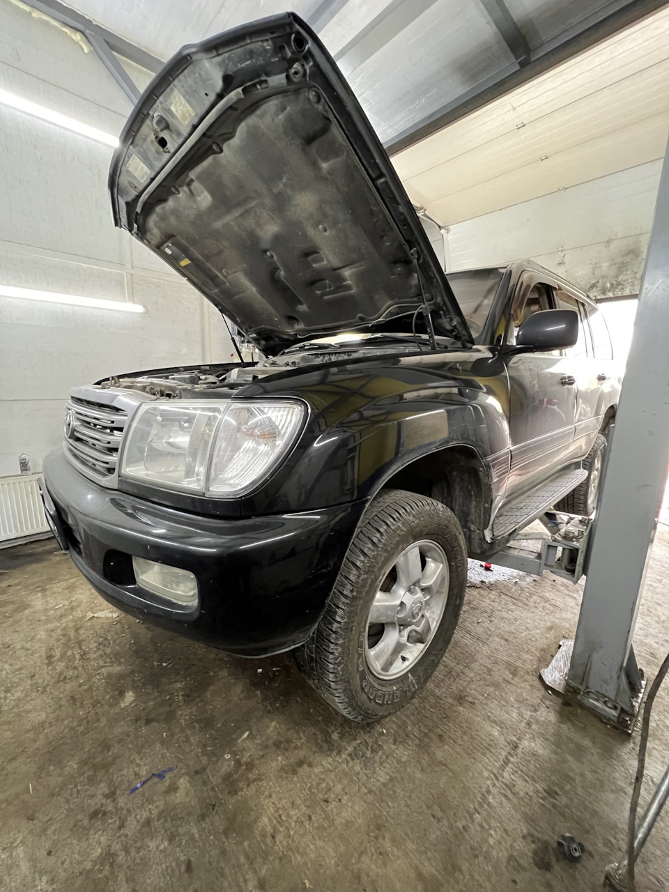 Шприцевание крестовин и карданных валов — Toyota Land Cruiser 100, 4,7 ...