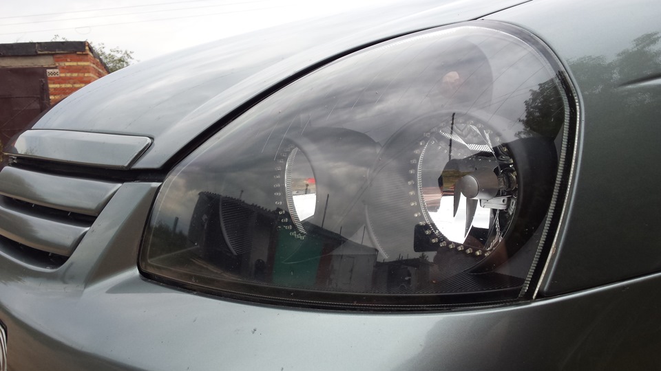 Ангельские глазки — Lada Приора седан, 1,6 л, 2010 года | стайлинг | DRIVE2