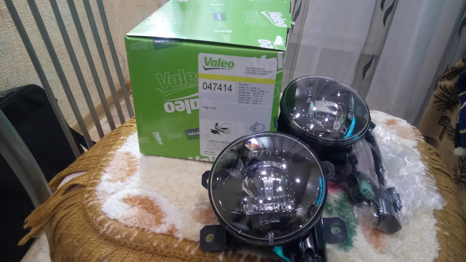Установка ПТФ Valeo 047414 — Ford Focus Hatchback II, 2 л, 2010 года ...