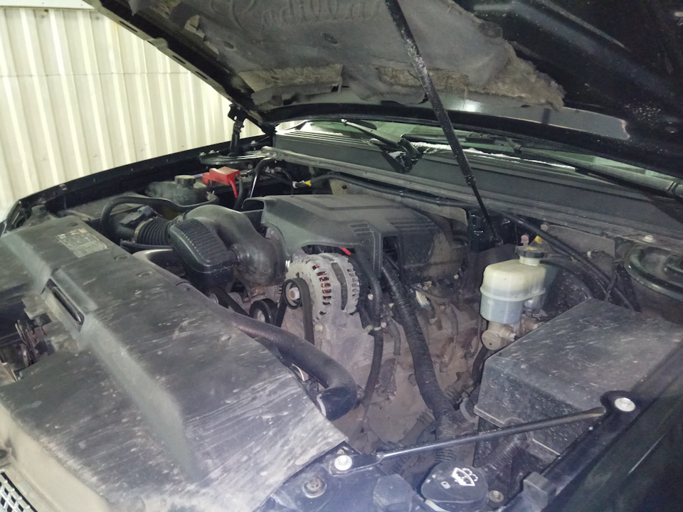 e8b9af5s 960 кадиллак эскалейд где номер двигателя