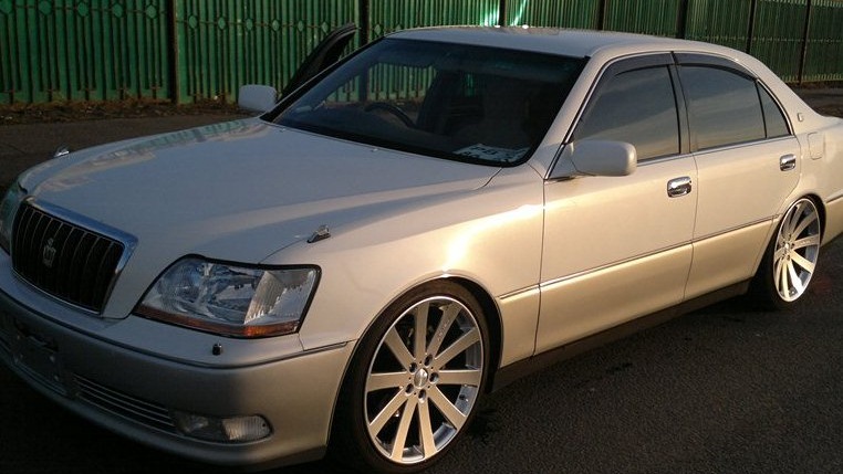 Toyota Majesta v8