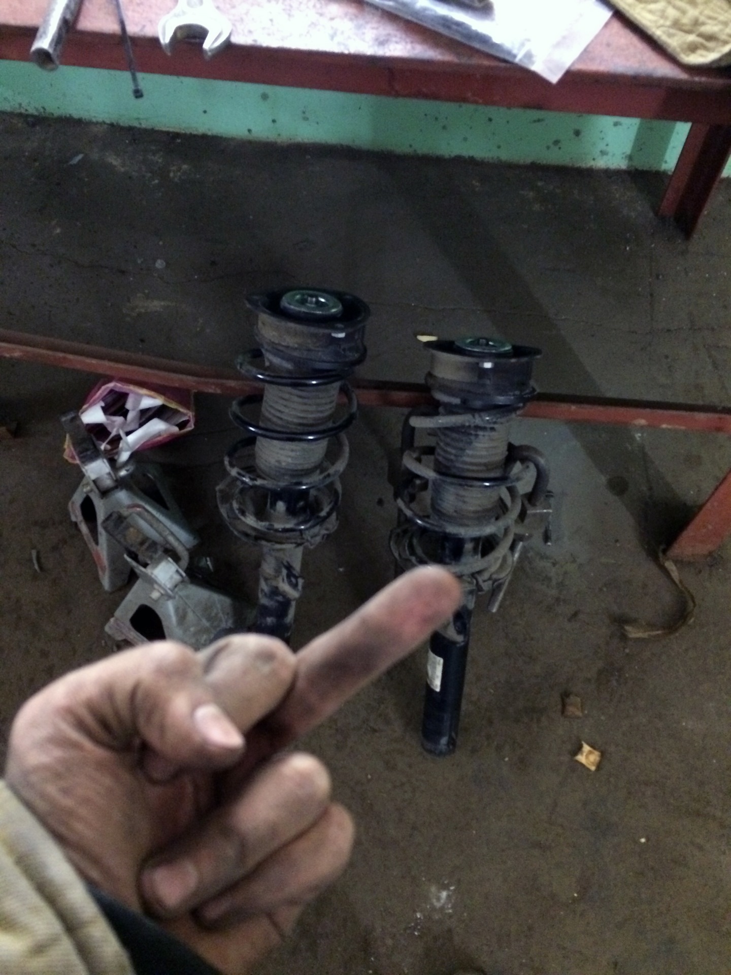 Пневмоподвеска, установка передних стоек. — Skoda Octavia A7 Mk3, 1,6 л ...