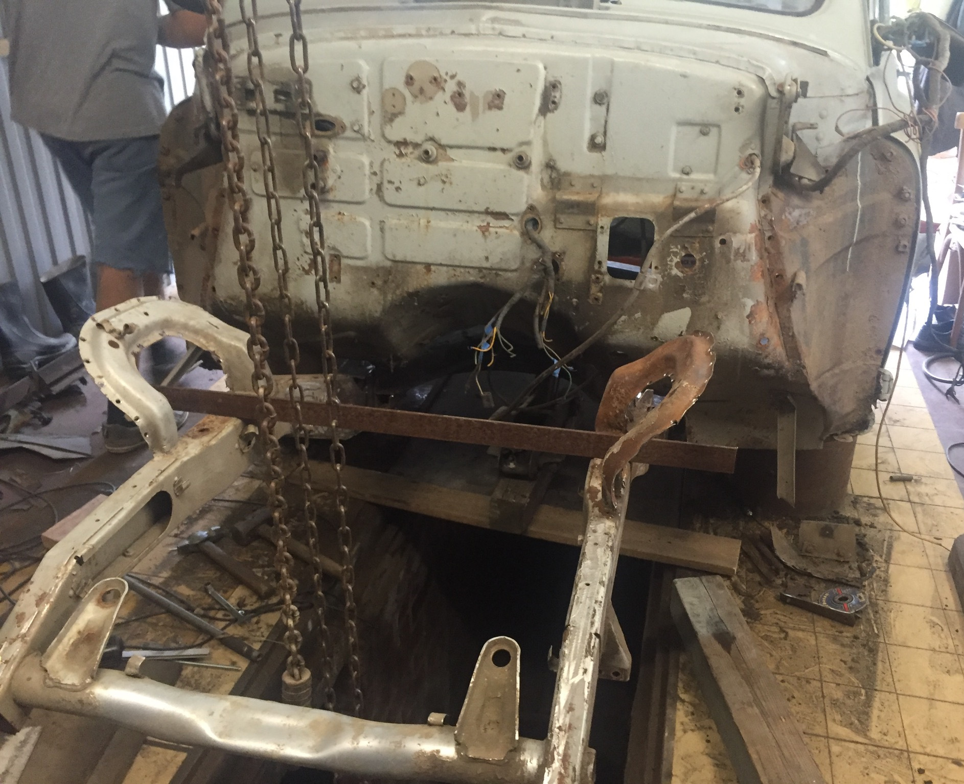 Лонжерон галант. Alfa romeo 156 лонжерон. Передние лонжероны ваз 2109. Лонжерон 3108. Лонжероны инфинити fx35.