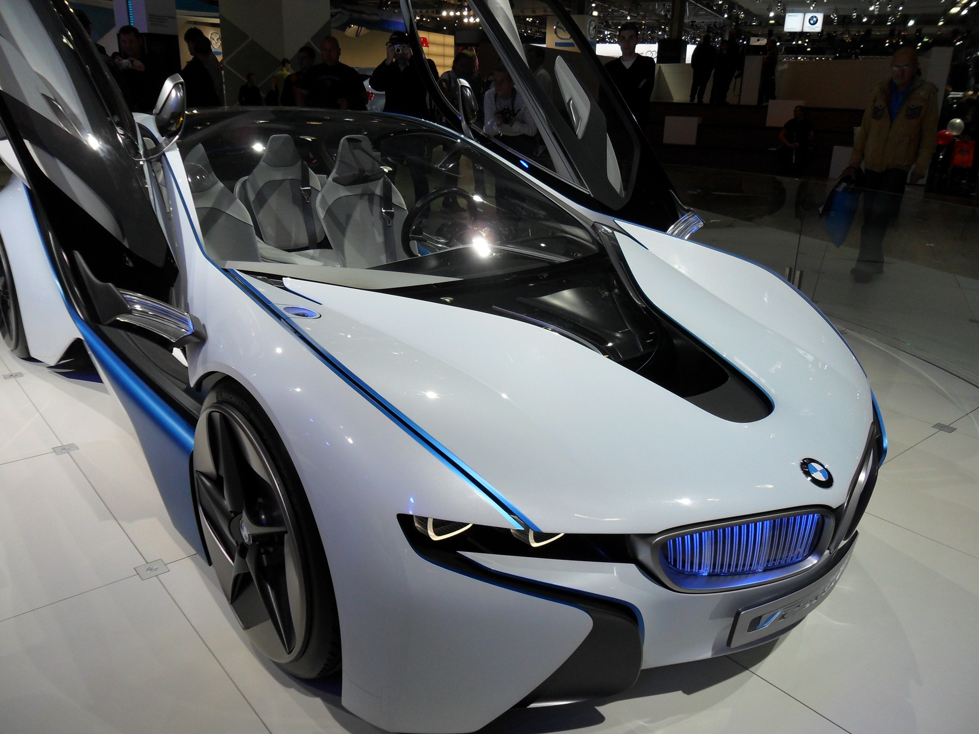 Цена самого дорогого бмв в мире. BMW концепт. БМВ ай 8 черная. Концепт кар БМВ. БМВ Concept z Vision.