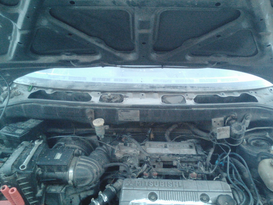 Тяга щеток (дворников) — Mitsubishi Chariot (3G), 2 л, 1992 года ...