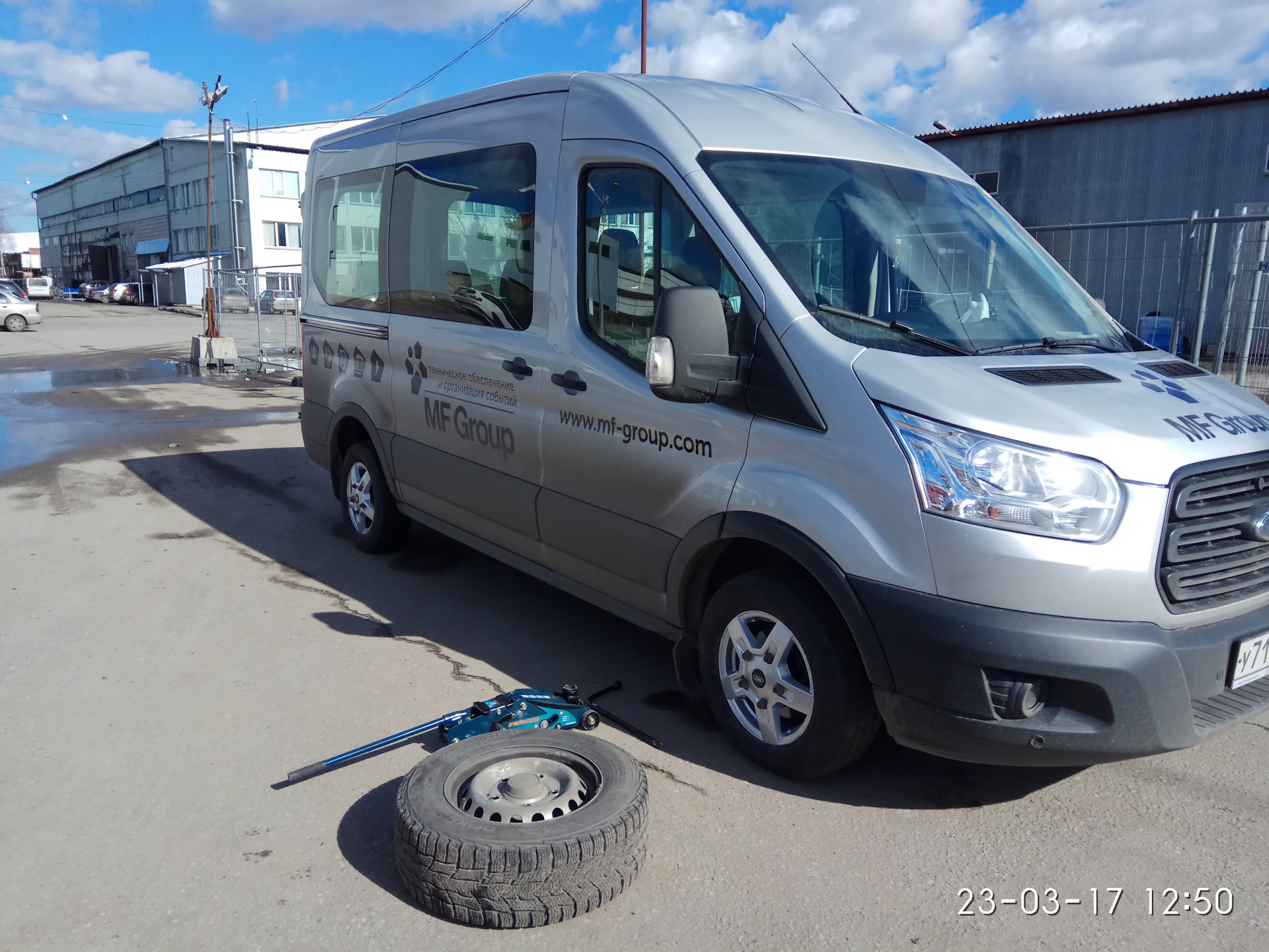 Диски форд транзит. Форд Транзит 8g. Форд Транзит 8+1. Ford Transit на литых дисках. Ford Transit 6g.