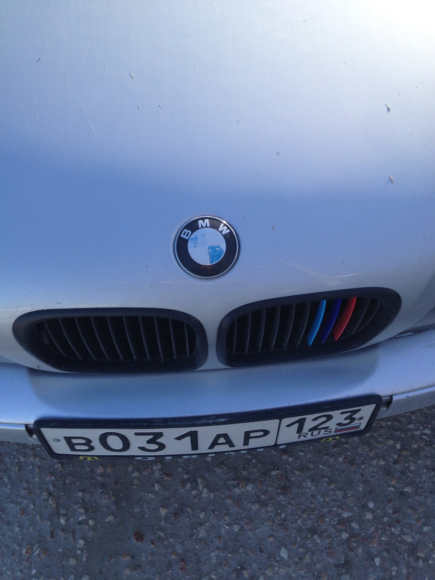 Обновил шильдик БМВ) — BMW 5 series (E39), 2,5 л, 2001 года ...