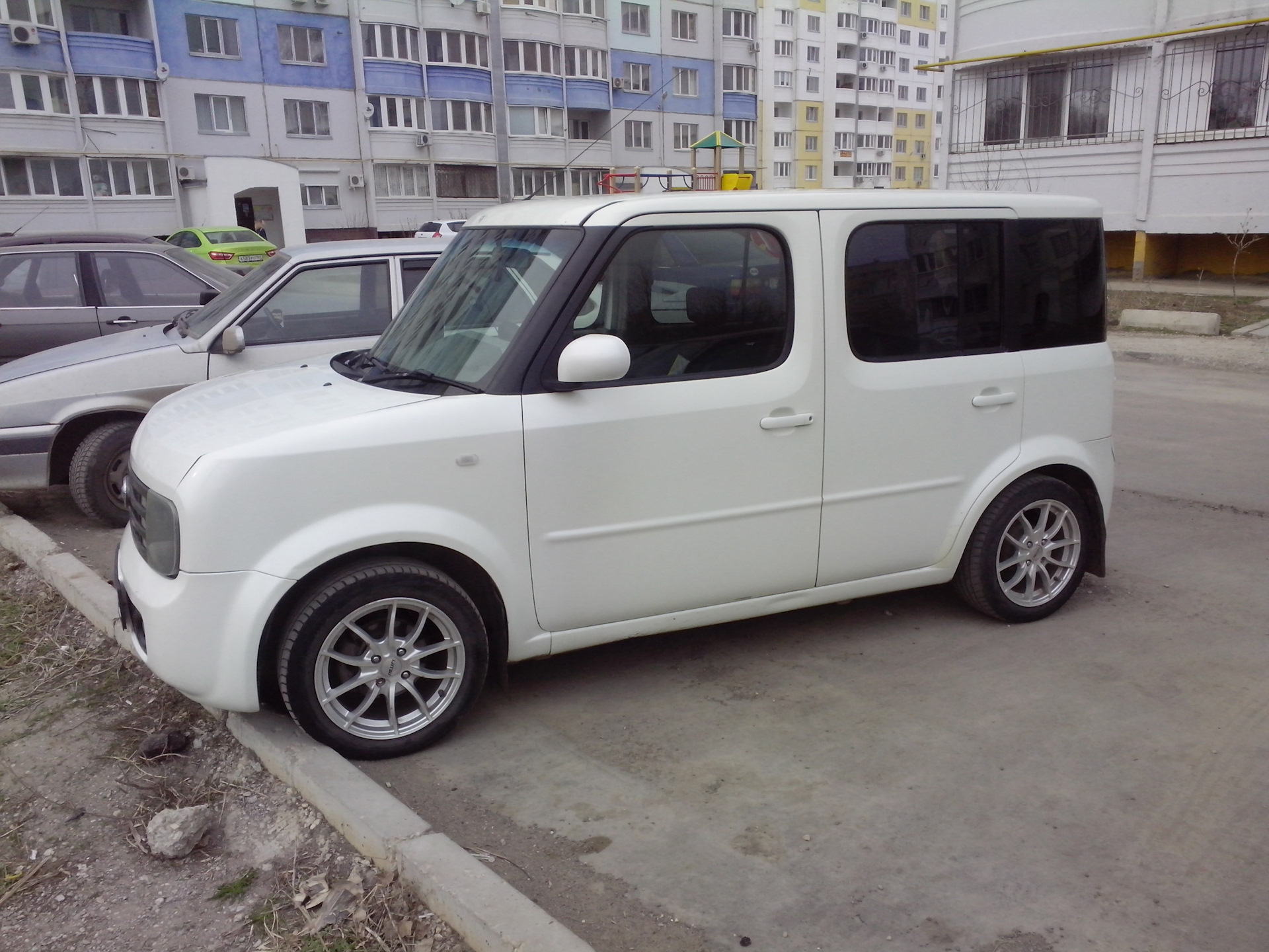 nissan cube 2003