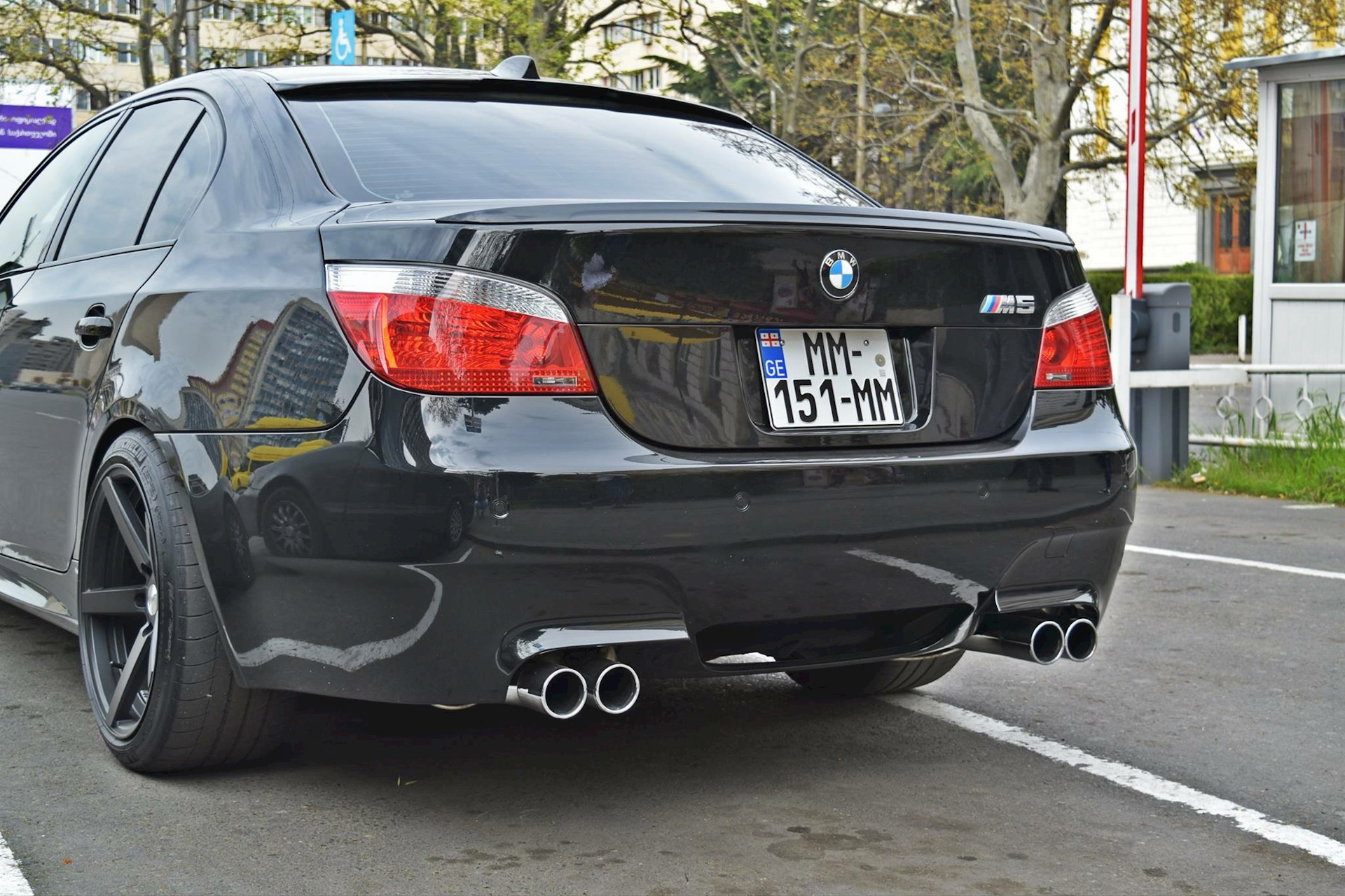 M5 e60 v10. BMW m5 e60 v12.