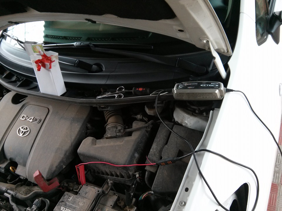 Как заменить топливный фильтр в дизельной Тойоте Аурис? | avtoremont13.ru Аурис должна завестись со