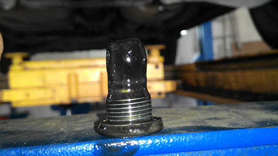 Сливной болт с магнитом чутка замохрел )))) — Nissan Pathfinder (3G)