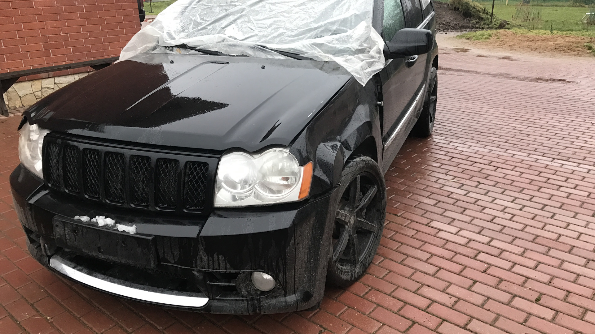 Jeep Grand Cherokee SRT-8 (WK) 6.1 бензиновый 2006 | HEMICLUB.ru на DRIVE2