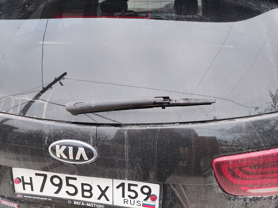 Зимняя щетка на дверь багажника. — KIA Sorento (3G), 2,4 л, 2020 года ...