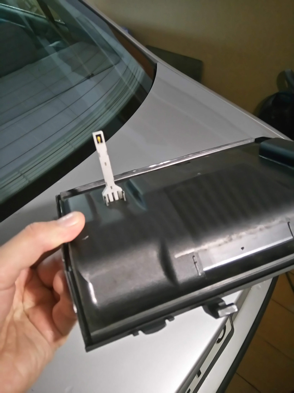 Датчик длинный, нужно быть аккуратным, чтобы не повредить его — BMW 3 series (E46)