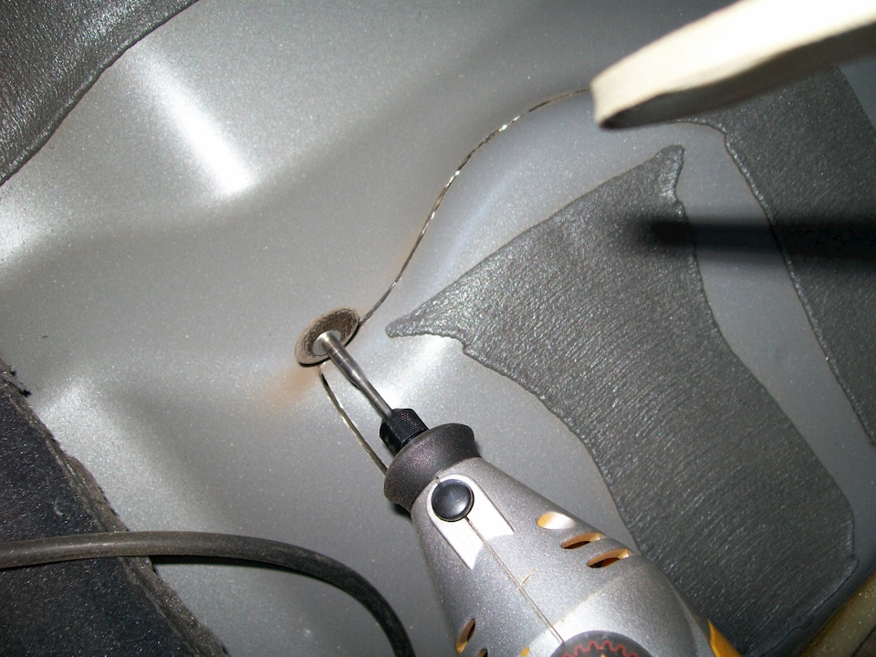 дорезал уголки где болгарка не достает уже… — Ford S-Max (1G)