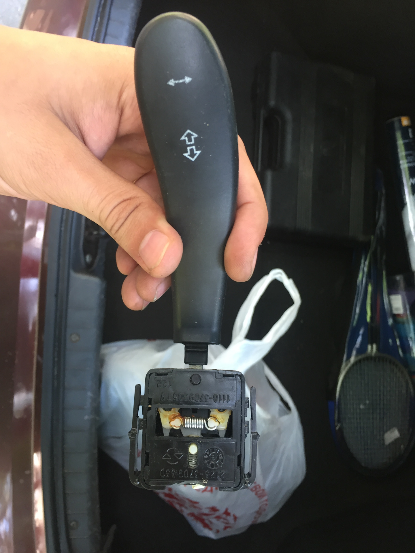 Постоянно горит левый поворотник и блок комфорта — Lada Приора хэтчбек ...