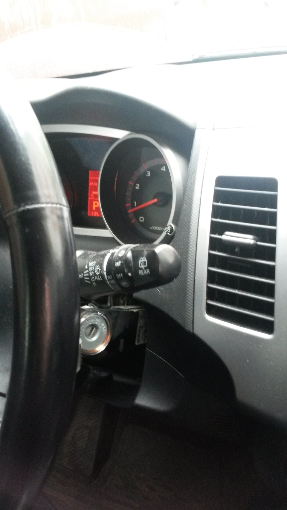 e938592s 960 Как открыть мицубиси аутлендер если ключи остались в машине