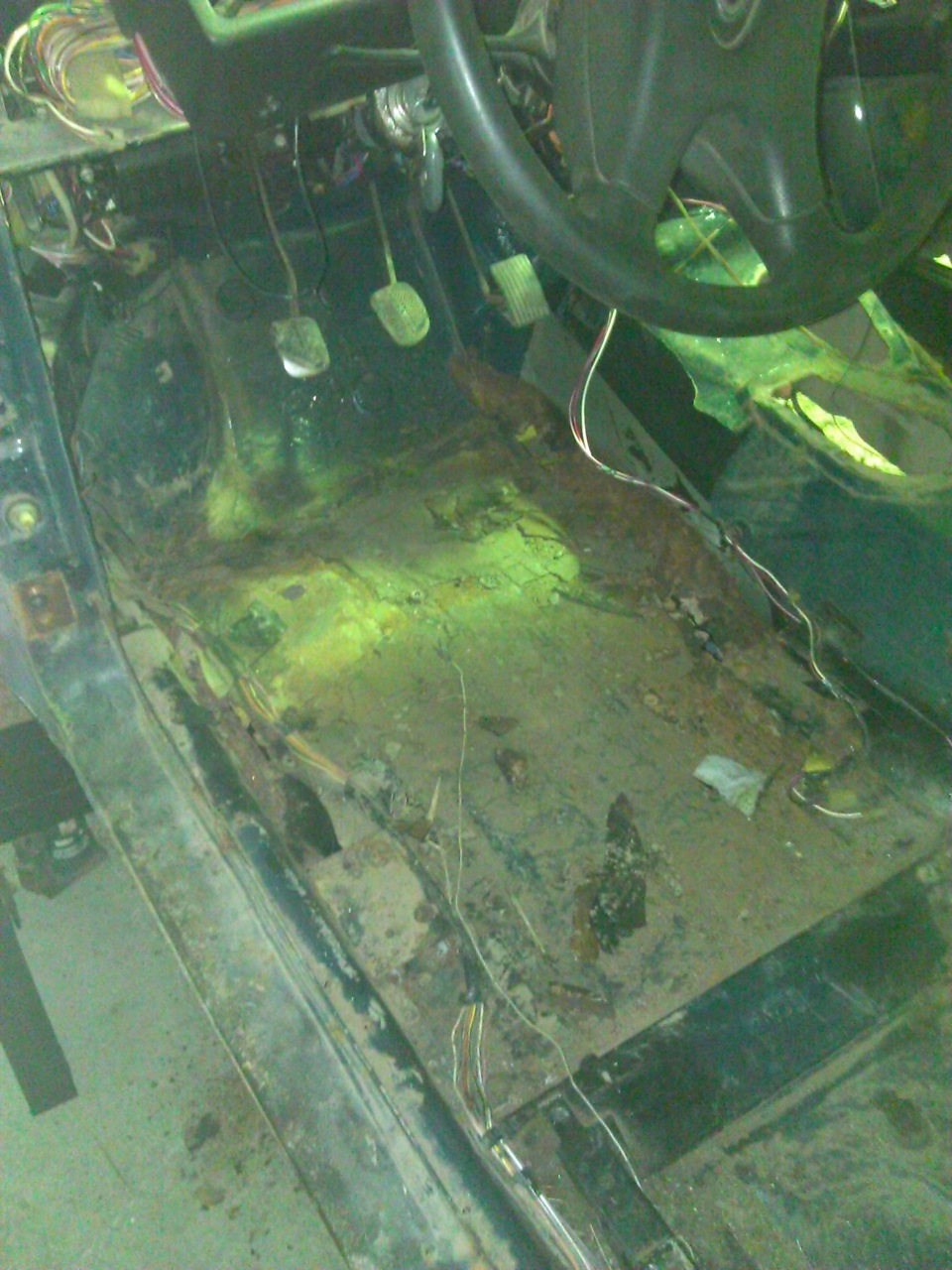 замена порогов, обварка лонжеронов. — Lada 4x4 3D, 1,7 л, 1997 года ...