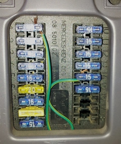 Перегорает предохранитель печки vito 638