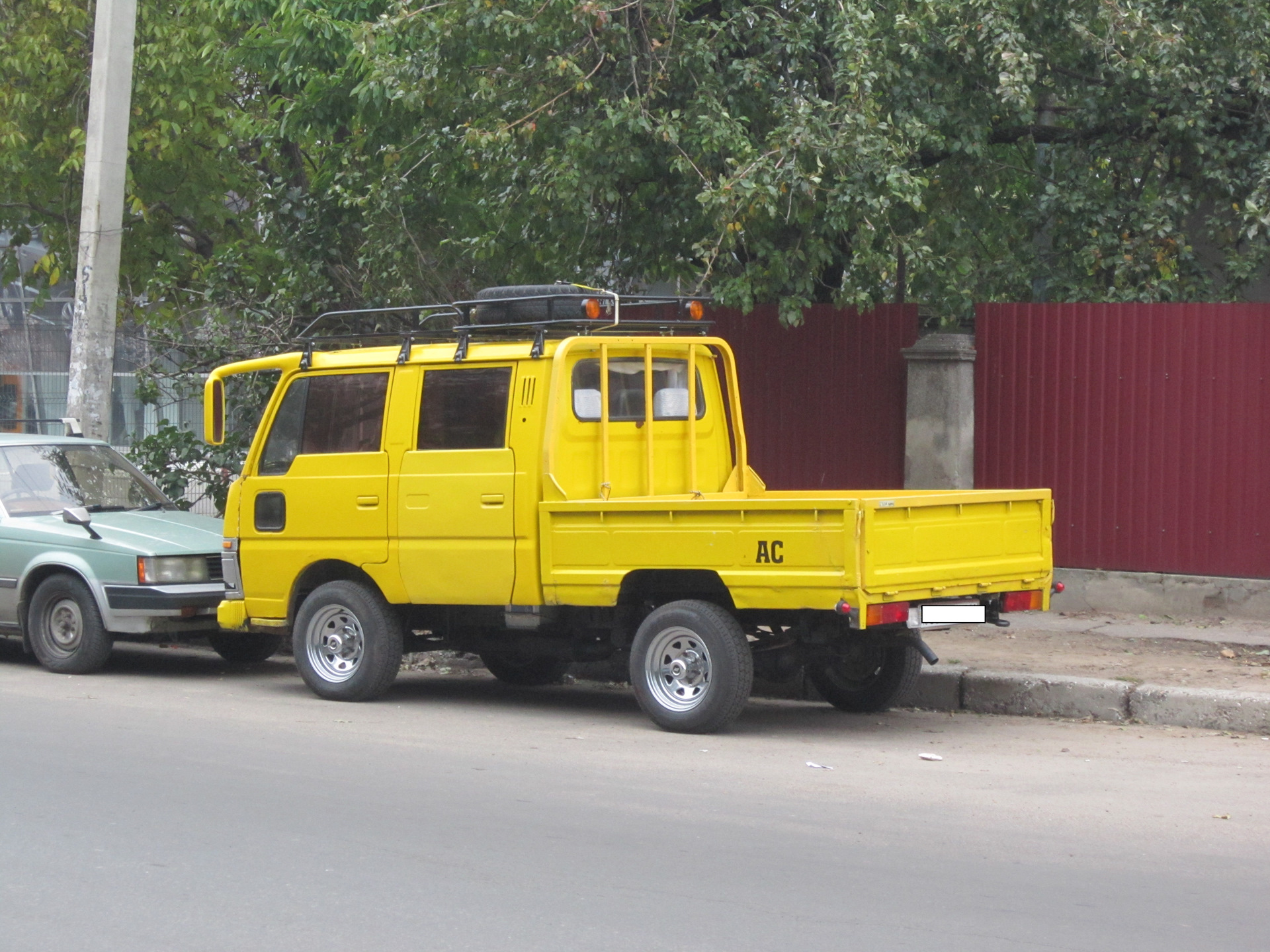 Газель с двойной кабиной. Toyota Dyna 4wd дубль кабина. Газель дубль кабина. ГАЗ дубль кабина 5 метр. Митсубиси Кантер дубль кабина.