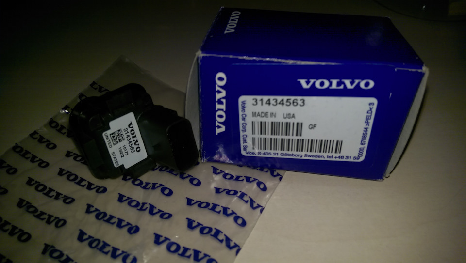 пришла камера, за которую больше всего переживал — Volvo XC60 (1G). Запчасти на фото: 31434563