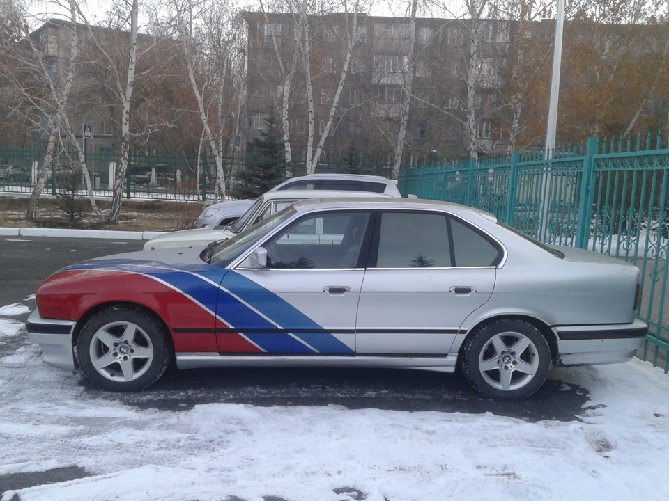 от чего детонирует машина bmw e34