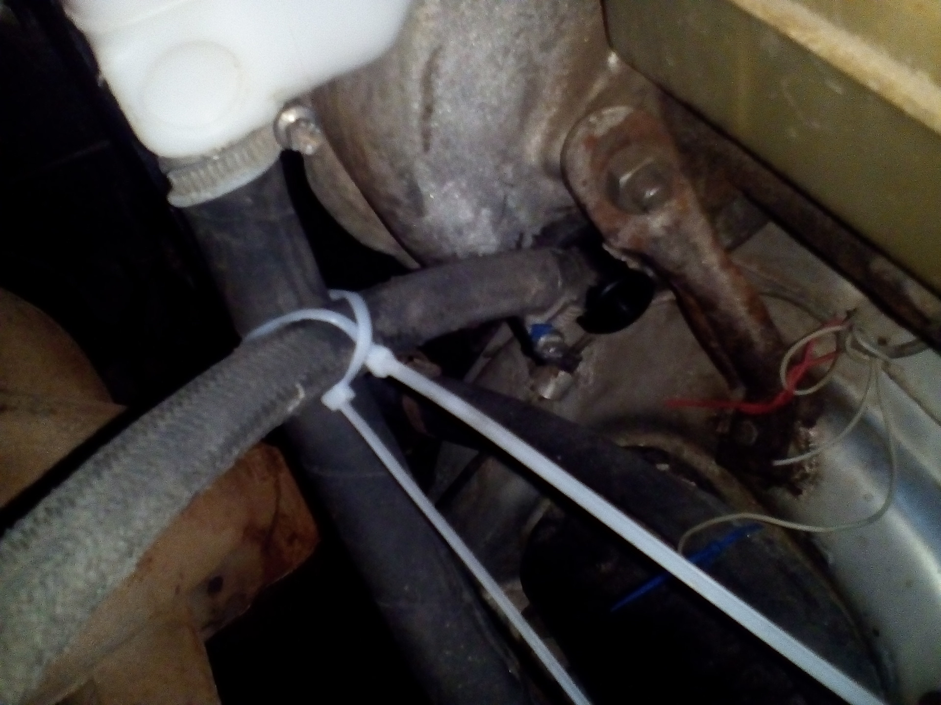 Замена клапана на ВУТе и примерка тройника на пароотводящий шланг ...