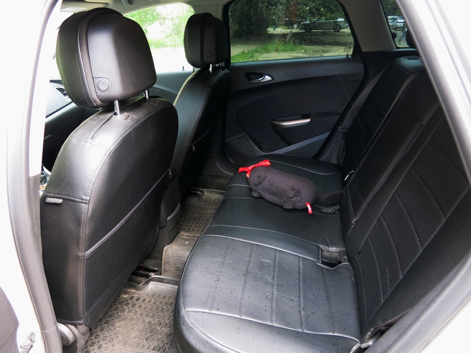 Чехлы Экокожа — Opel Astra J, 1,6 л, 2012 года | аксессуары | DRIVE2