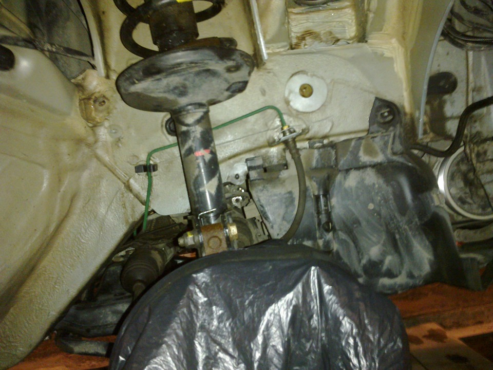 Установка задних брызговиков Рено Логан 2 в интерьере автомобиля. Установка и схема подключения магнитолы