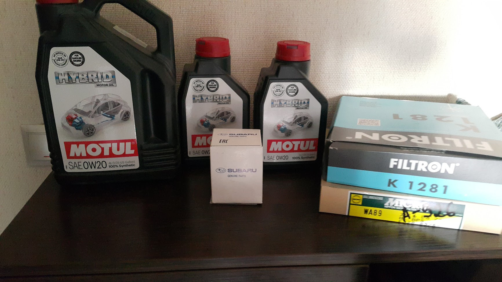 Motul 0w 20. Motul 0w20 Hybrid. Motul 0-20 Hybrid. Motul Hybrid 0w20 5л артикул. Мотюль 5100 0w20.