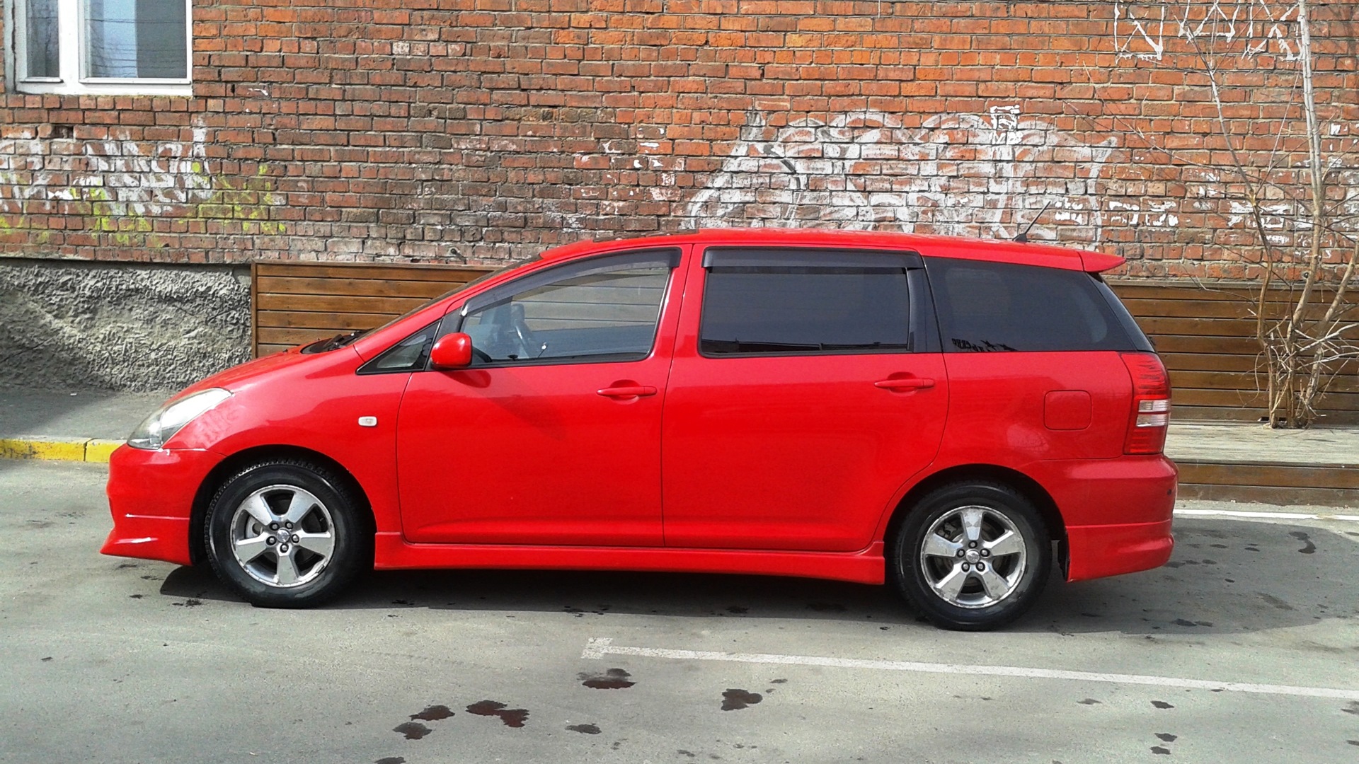 Toyota Wish (AE10) 1.8 бензиновый 2003 | Красная гонка на DRIVE2