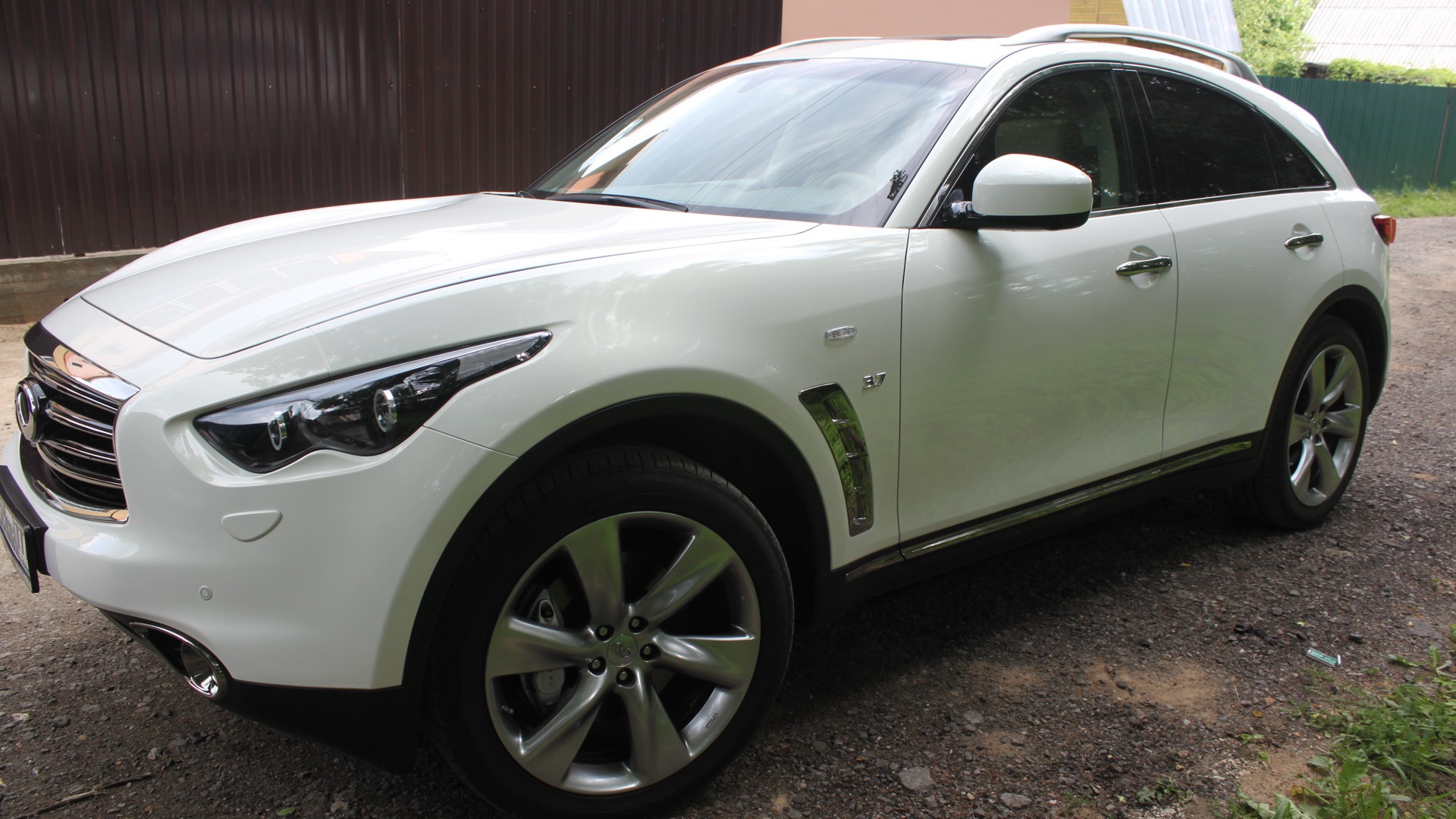 Infiniti QX70 3.7 бензиновый 2014 | Белый Финик на DRIVE2