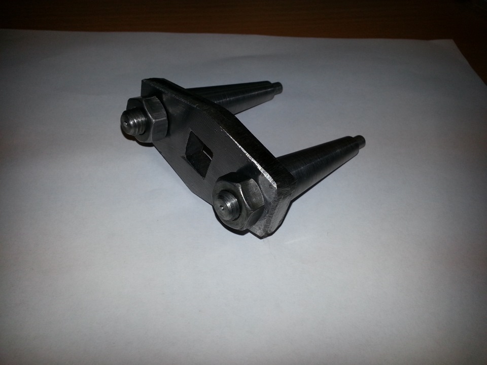 Ключ для регулировки ступичных подшипников — Nissan Patrol GR I (Y60 ...