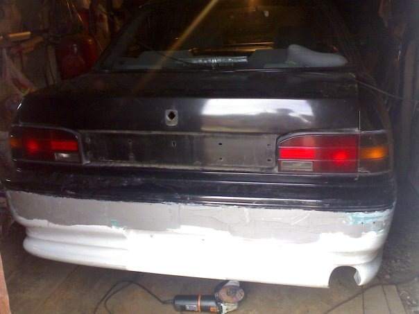 rear bumper - Toyota Carina 15 L 1990