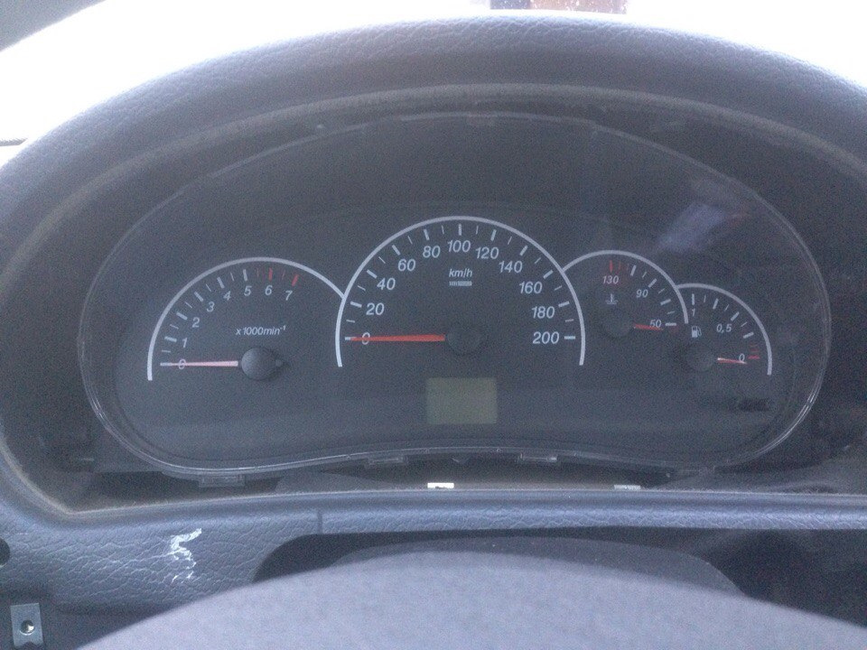 Замена лампочек в приборной панели — Lada Приора хэтчбек, 1,6 л, 2013 ...