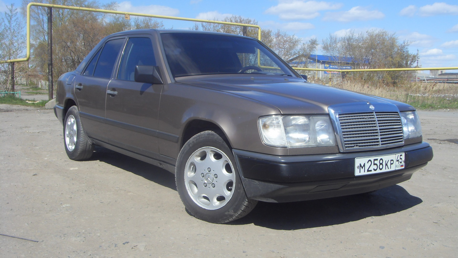 Mercedes-Benz E-class (W124) 2.6 бензиновый 1988 | Танк на DRIVE2