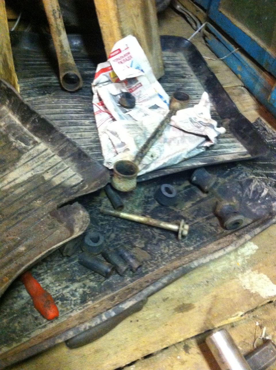 Замена втулок реактивных тяг на полиуретан — Lada 21053, 1,5 л, 1996 ...