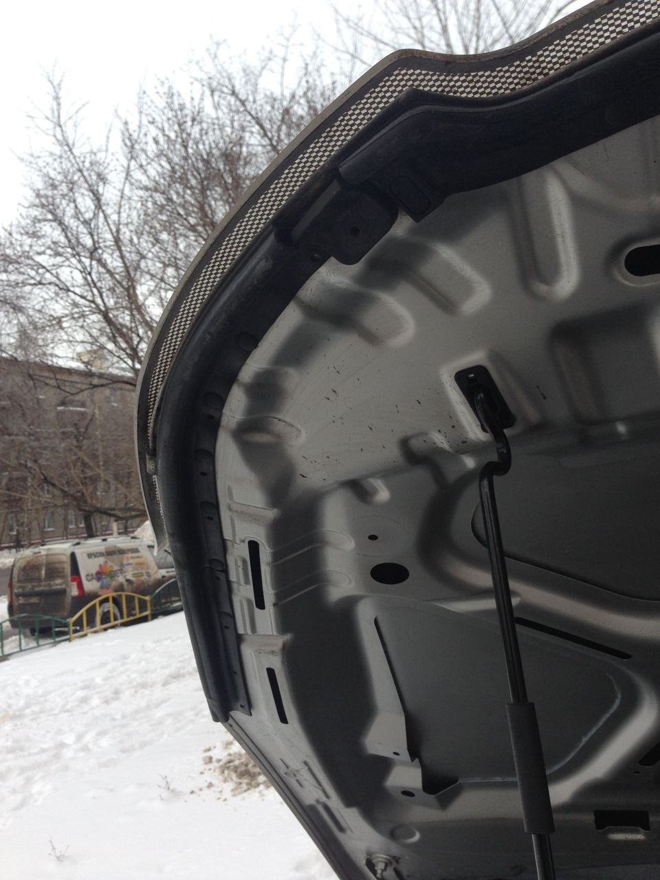 Уплотнитель капота — Chevrolet Cruze (1G), 1,8 л, 2011 года | своими ...
