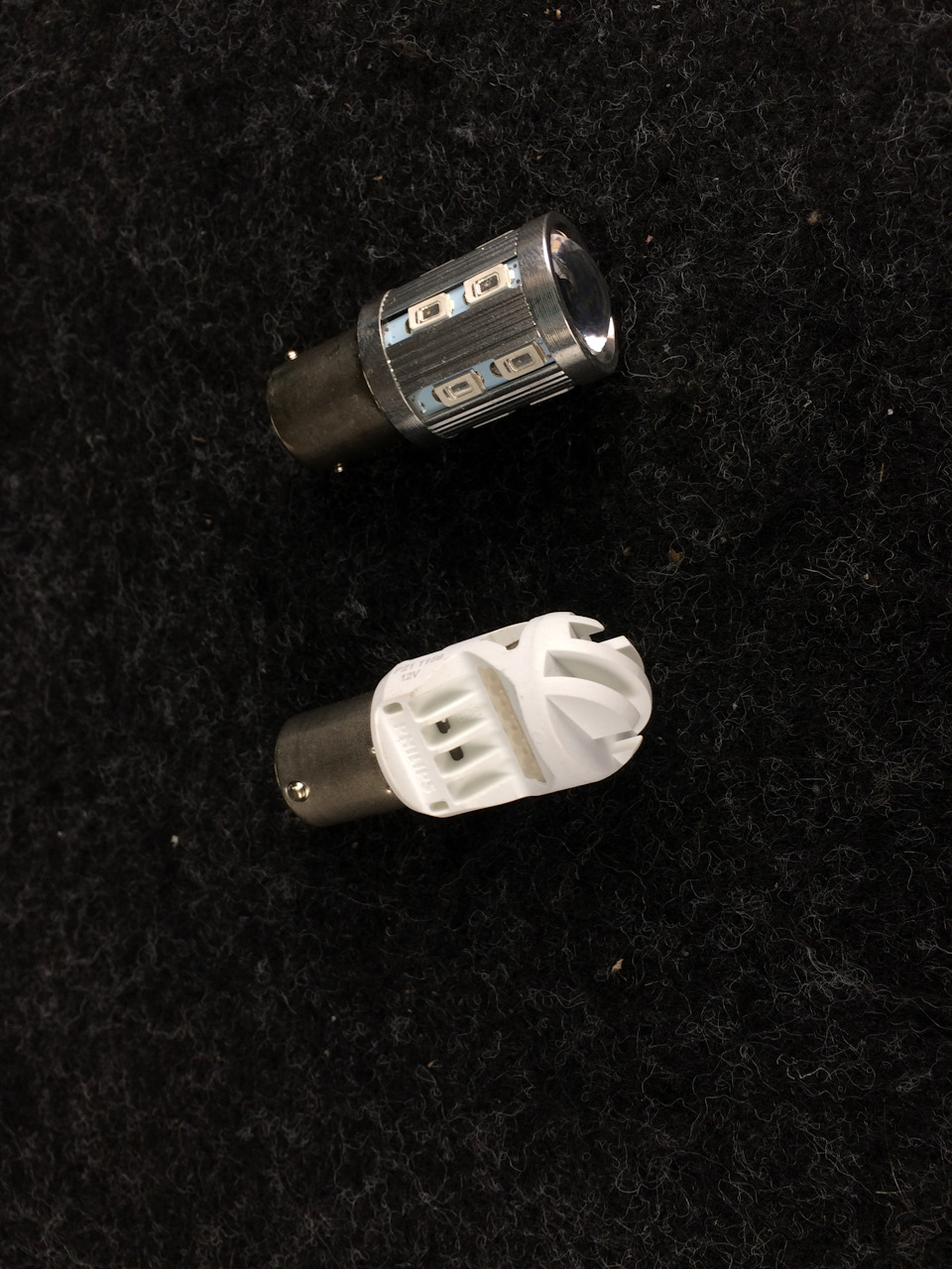 Лампы стоп сигнала Philips — Lada Калина хэтчбек, 1,6 л, 2007 года ...