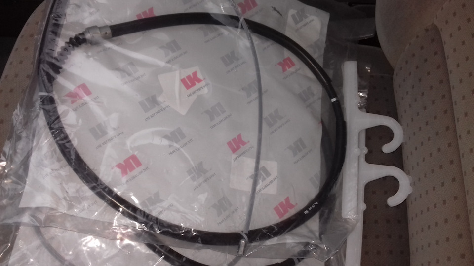 Установка тросиков ручника и возвратных пружинок. — Volkswagen Golf Mk4 ...