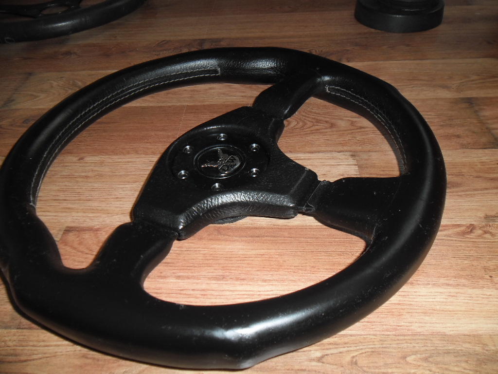 Оплётка на руль лиаз 6213. Руль е53. Как найти руль. Руль 1709d. Руль пятнашки.