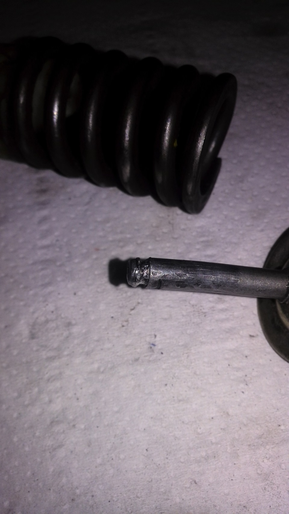 под педалью сцепления — BMW 7 series (E32), 3 л, 1990 года | своими ...