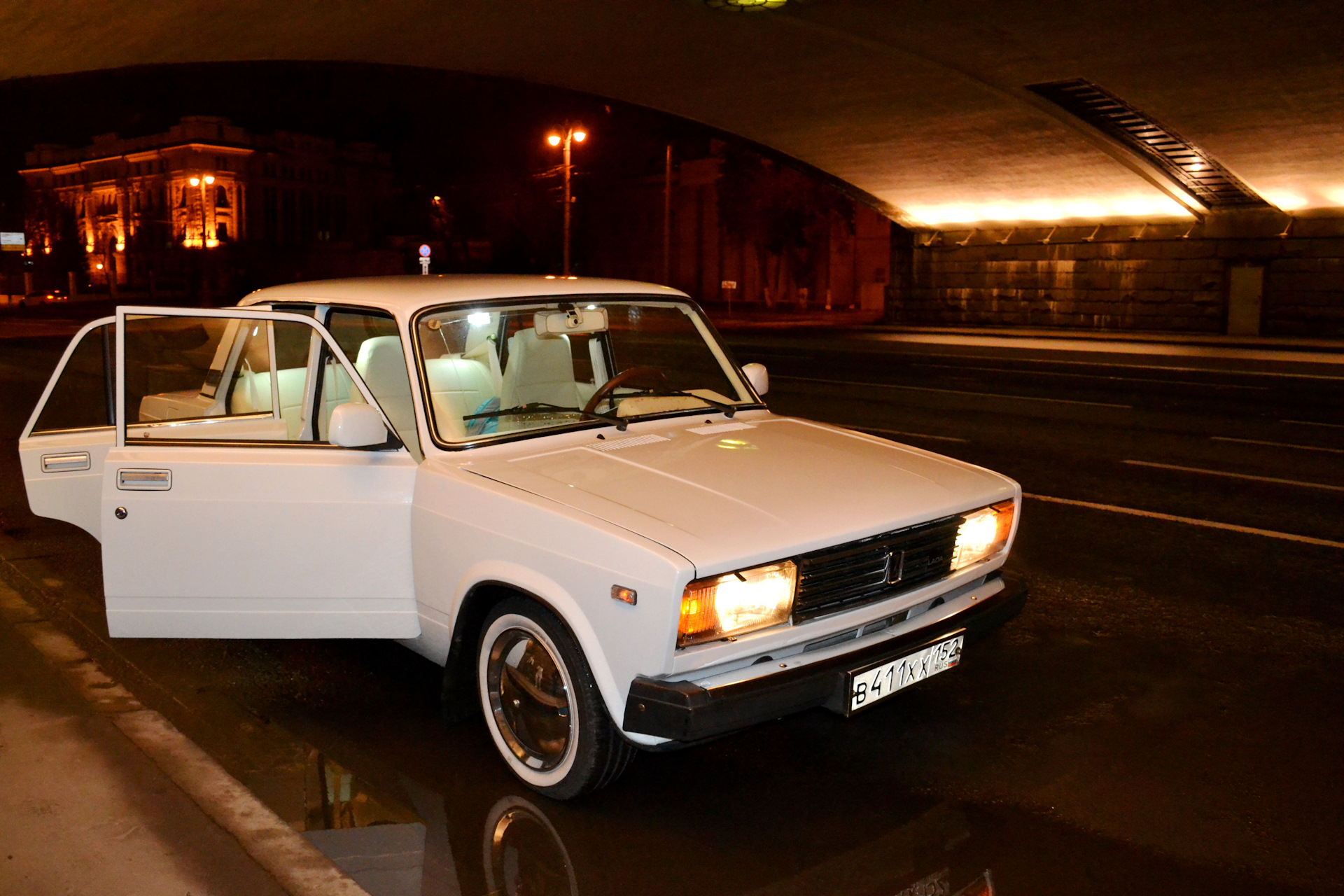 Плюсы ваз. ВАЗ 2105 кварц. ВАЗ 2105 EVO. Lada 2105 Lights. Лада 2105 опер.