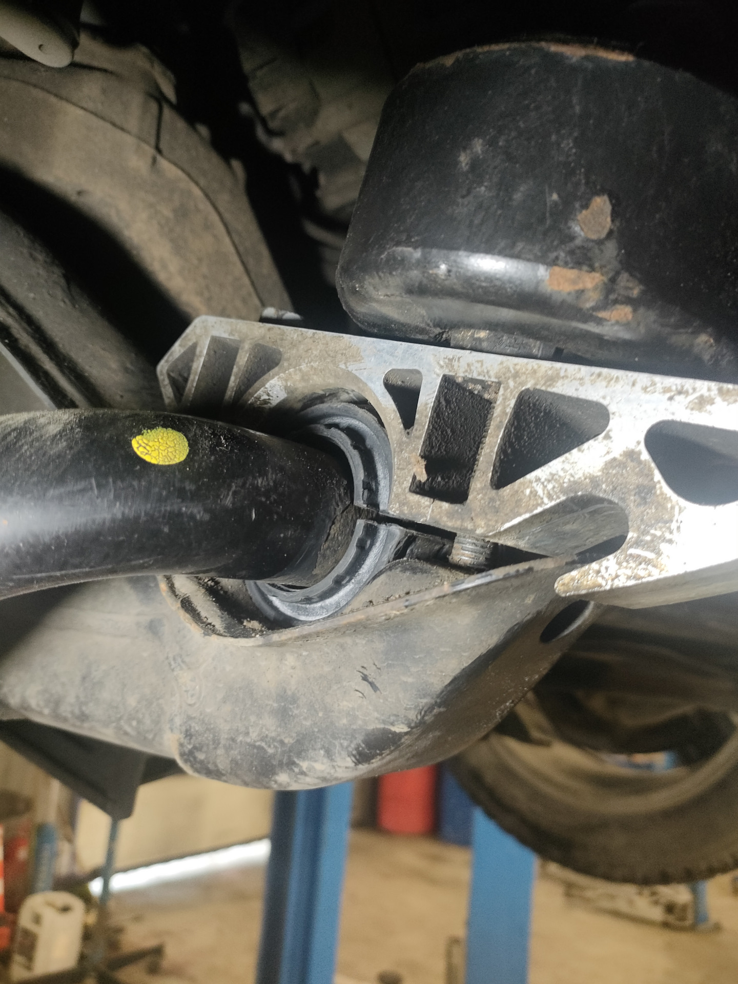 Резиновый скрип при сваливании с лежака(втулки?🤔) — Volkswagen Touareg ...