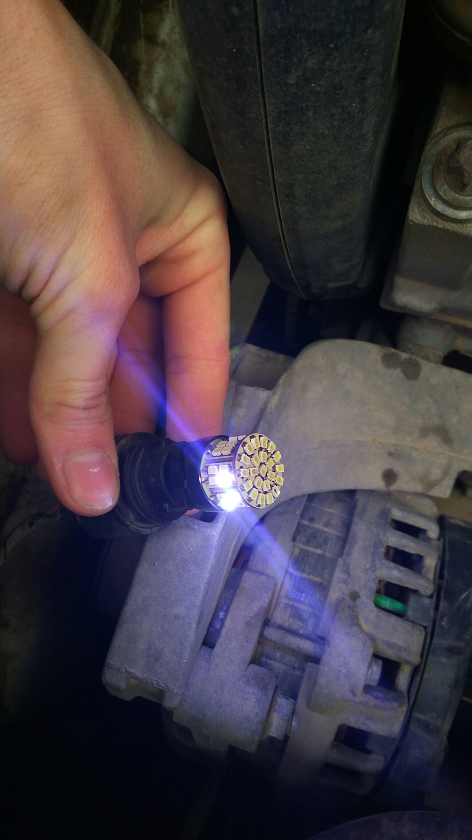 Вот старая лампа почти все диоды сгорели на ней — Lada Granta